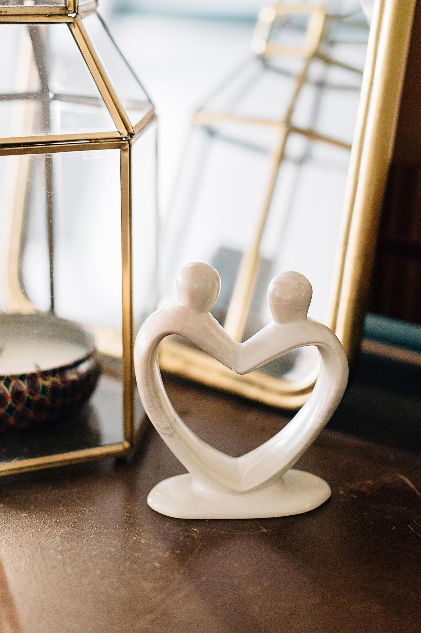 Statue heart/couple kisii 6H nat