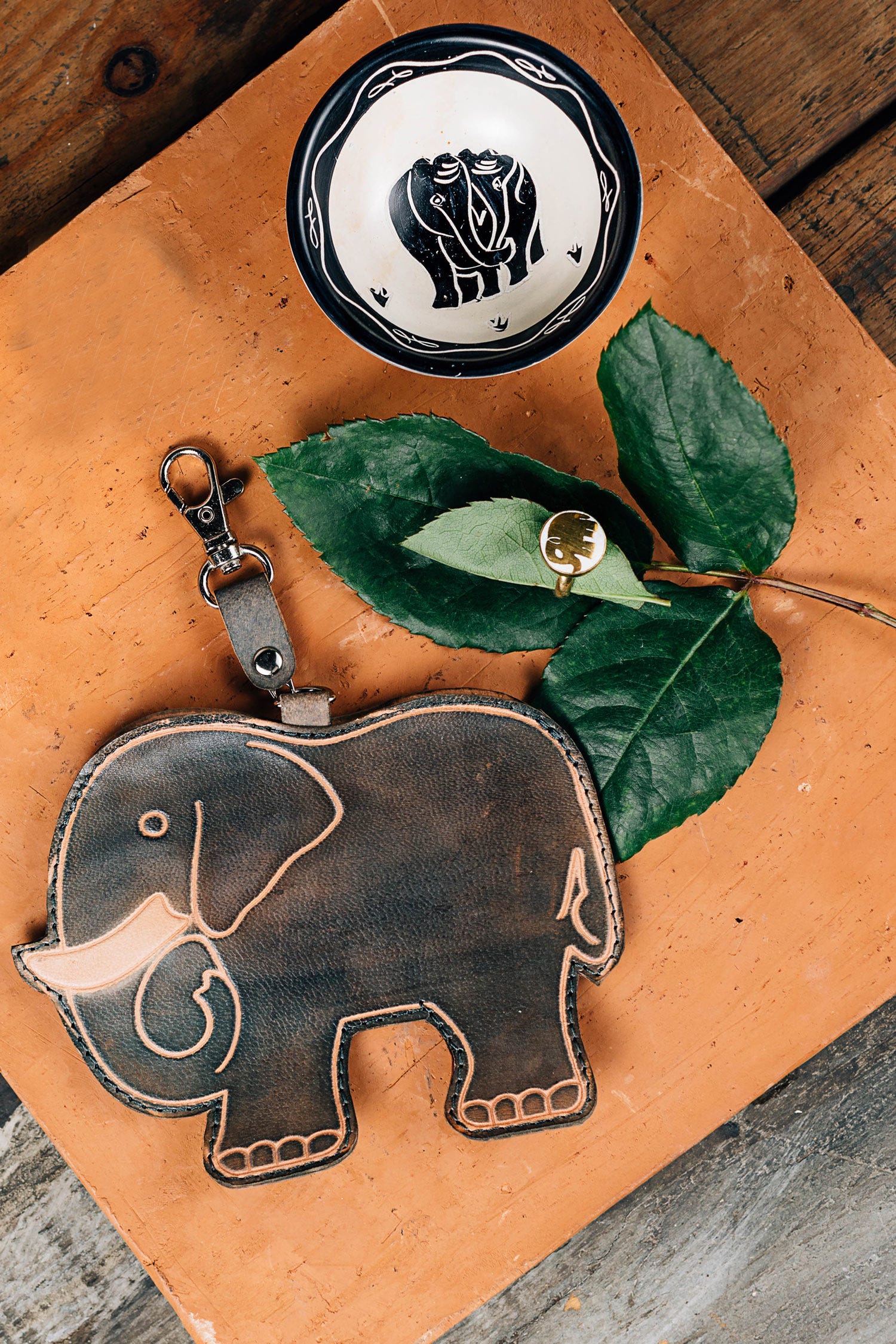 Bowl elephant M/3 kisii 3D cream/black