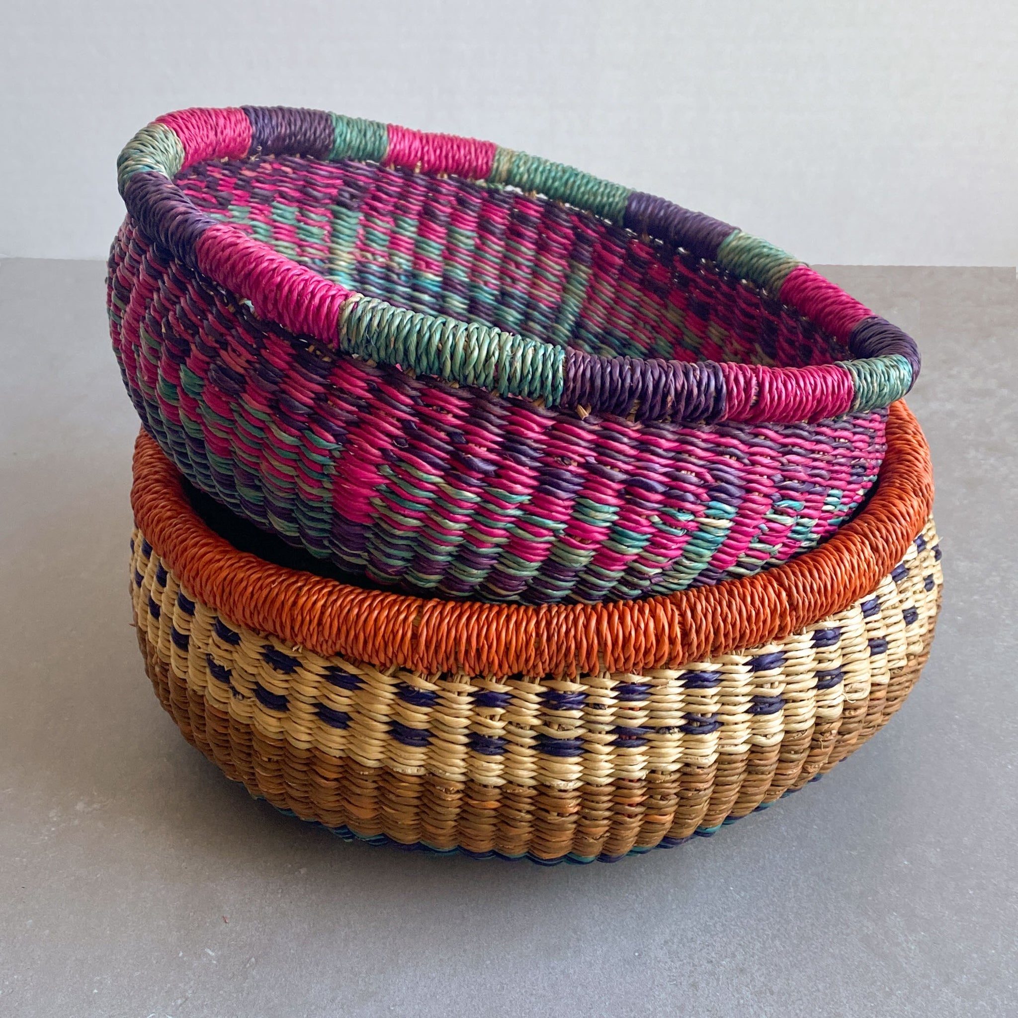 Basket woven grasses 8Dx3H assorted designs/colors
