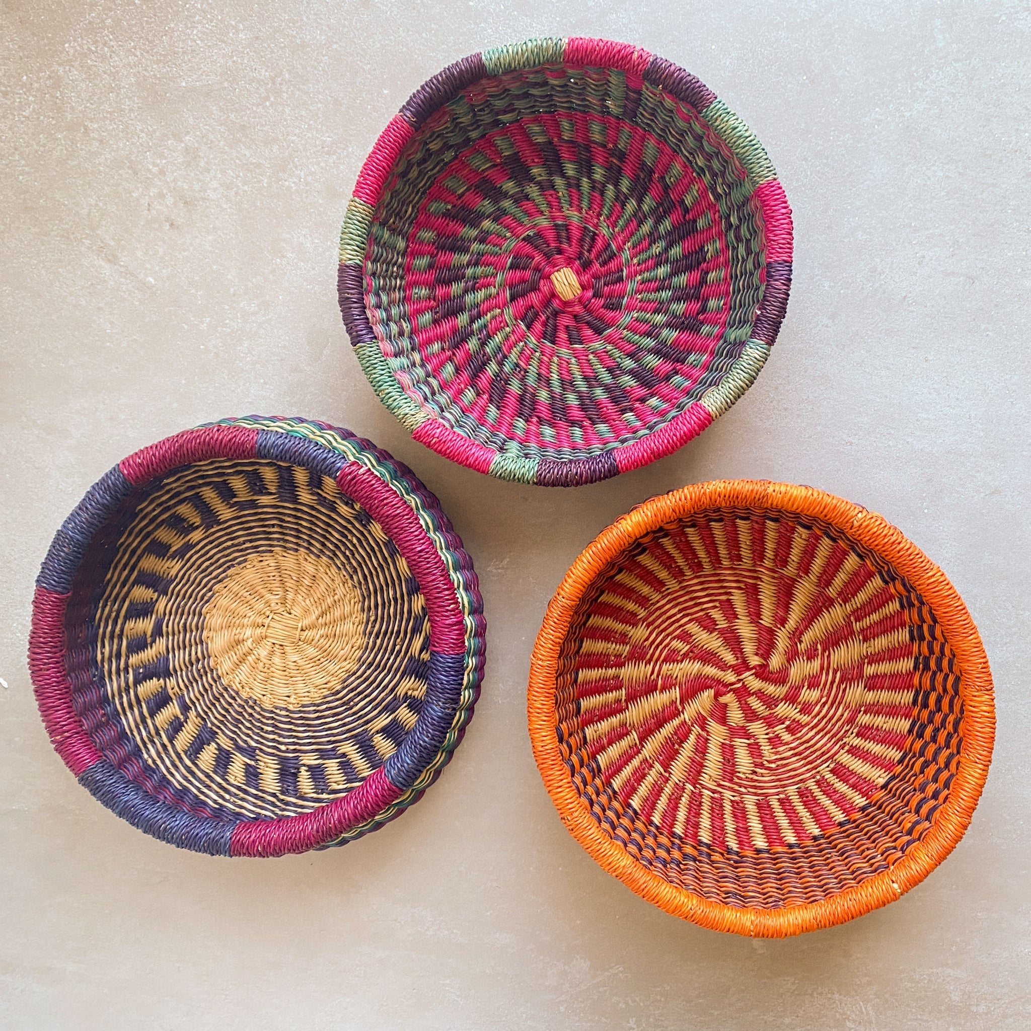 Basket woven grasses 8Dx3H assorted designs/colors