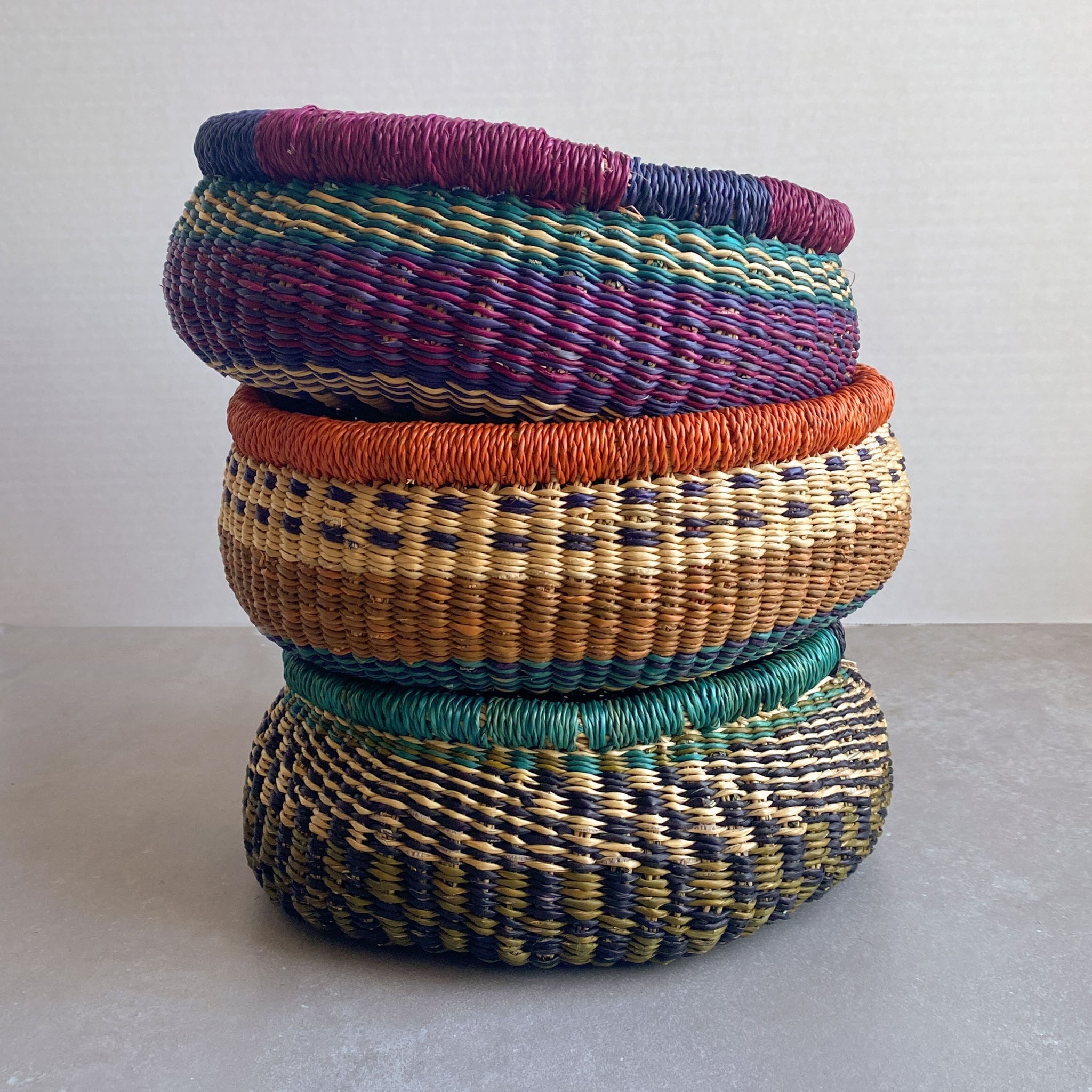 Basket woven grasses 8Dx3H assorted designs/colors