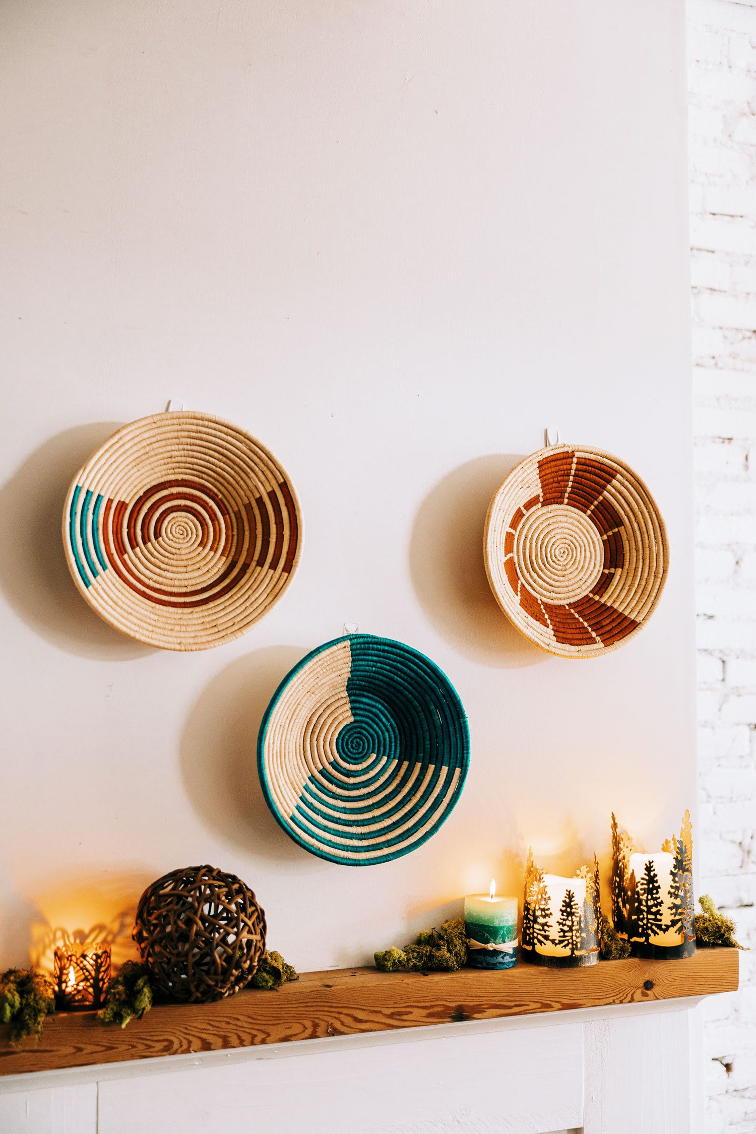 Basket spiral lines raffia 12Dx3H nat/rust/teal