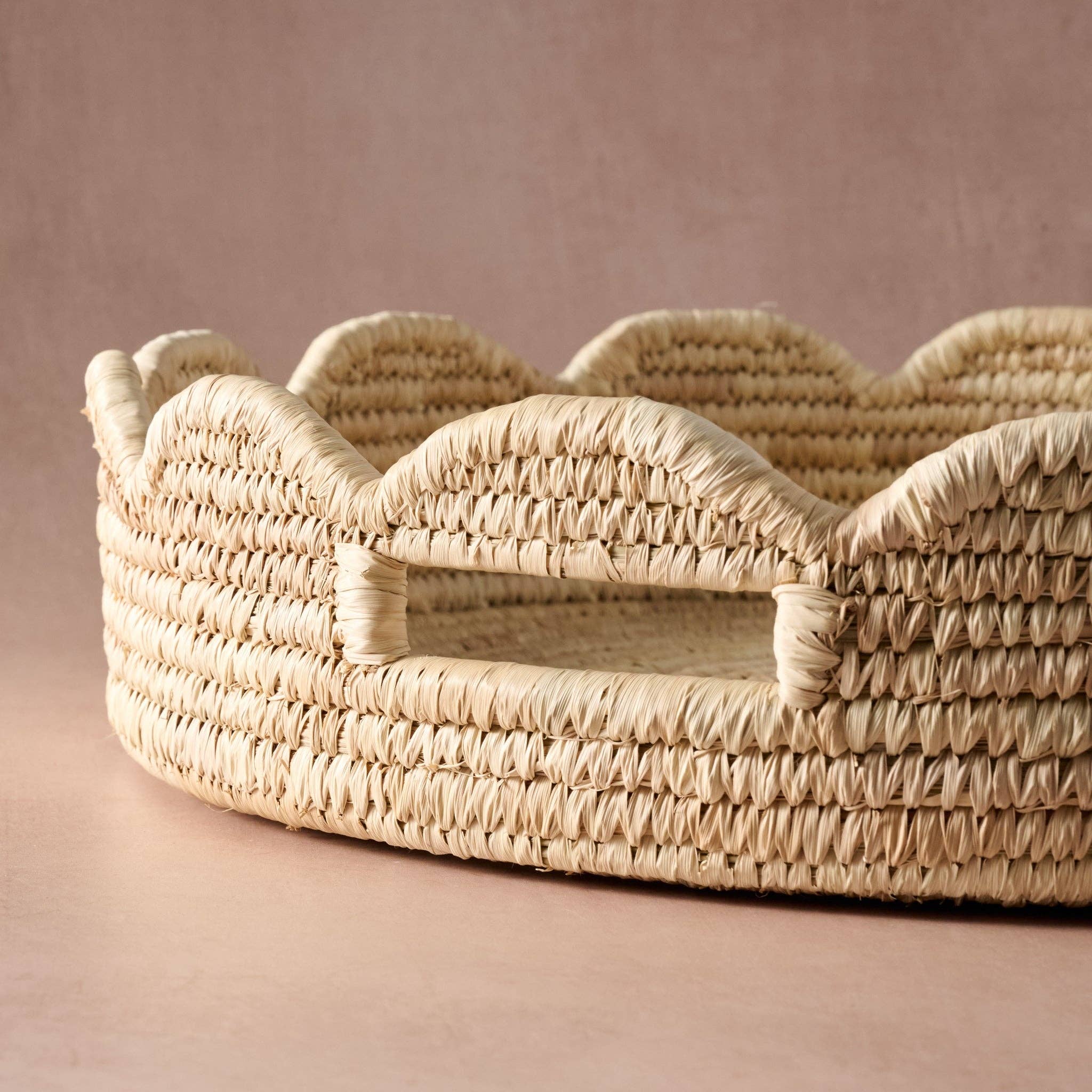 Seba Scalloped Palm Leaf Tray