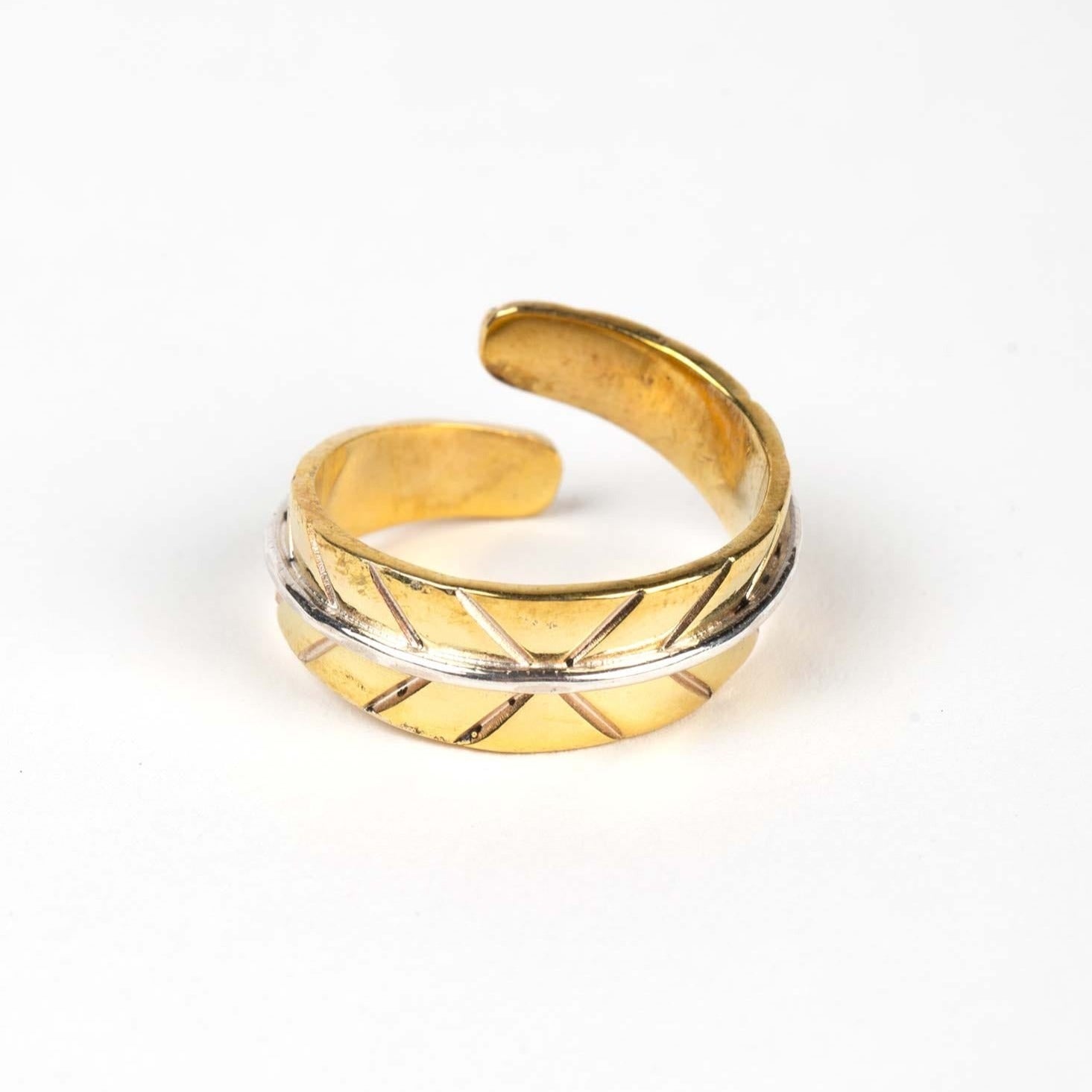 Ring cuff tapered etched leaf bombshell .25W brass
