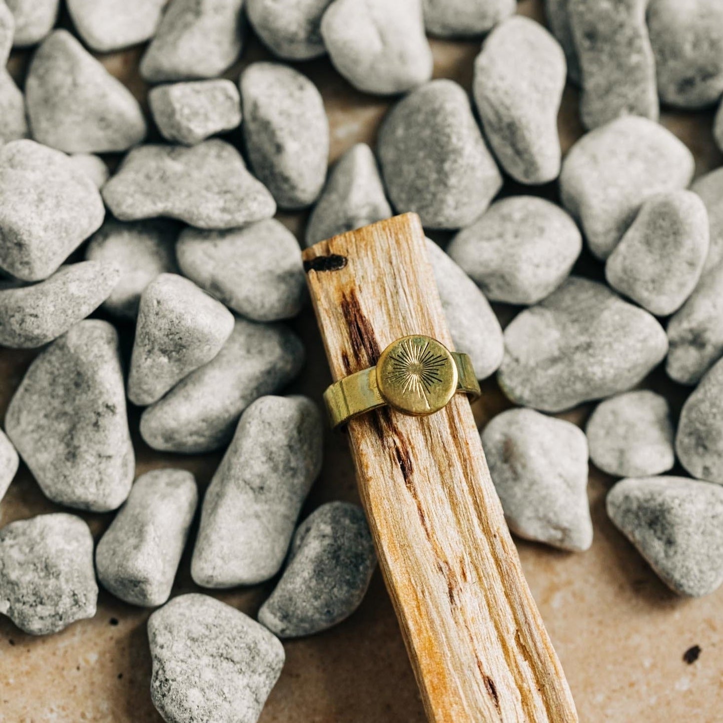 Ring cuff guiding star bombshell .4D brass