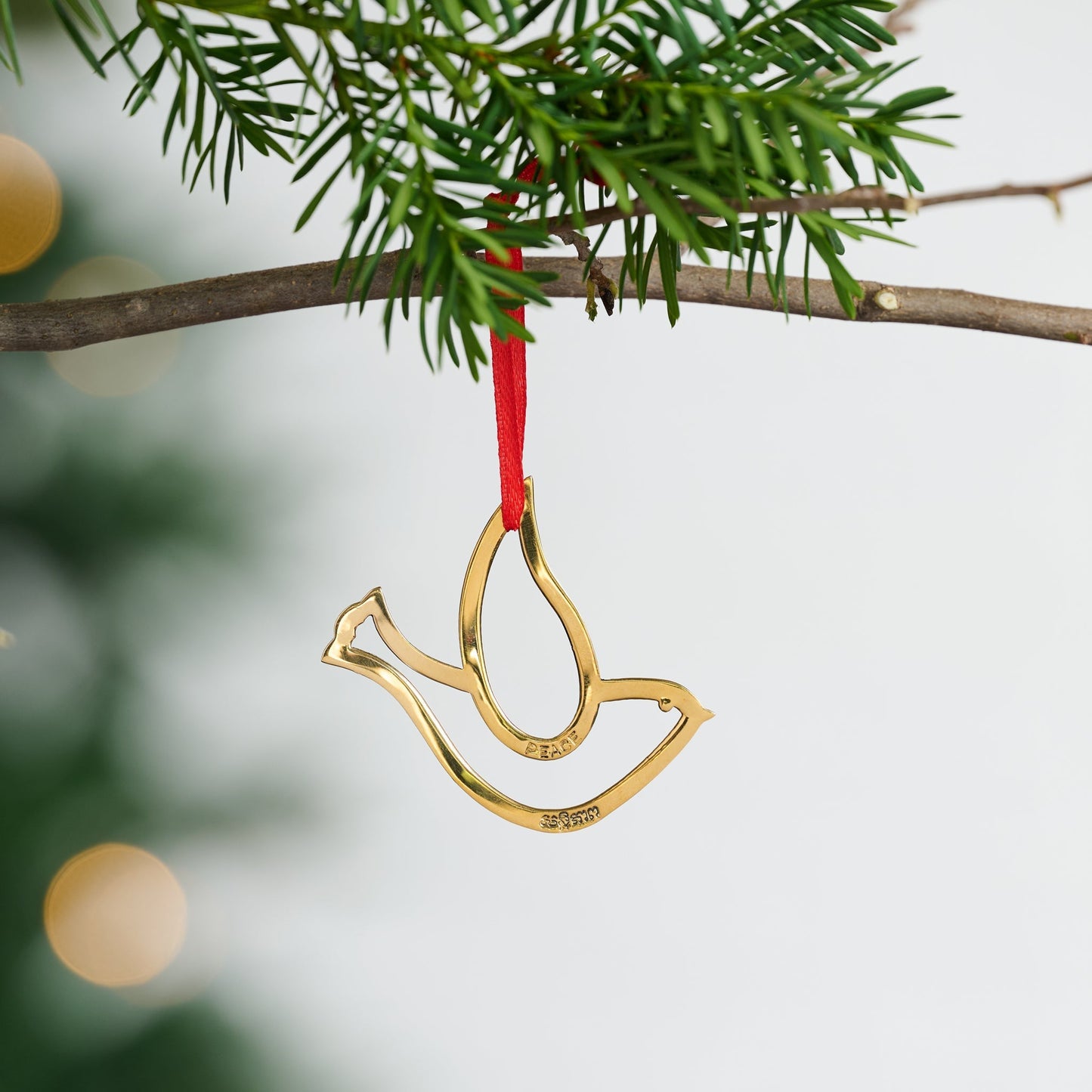 Ornament peace dove bombshell 2.25Wx2H br/red