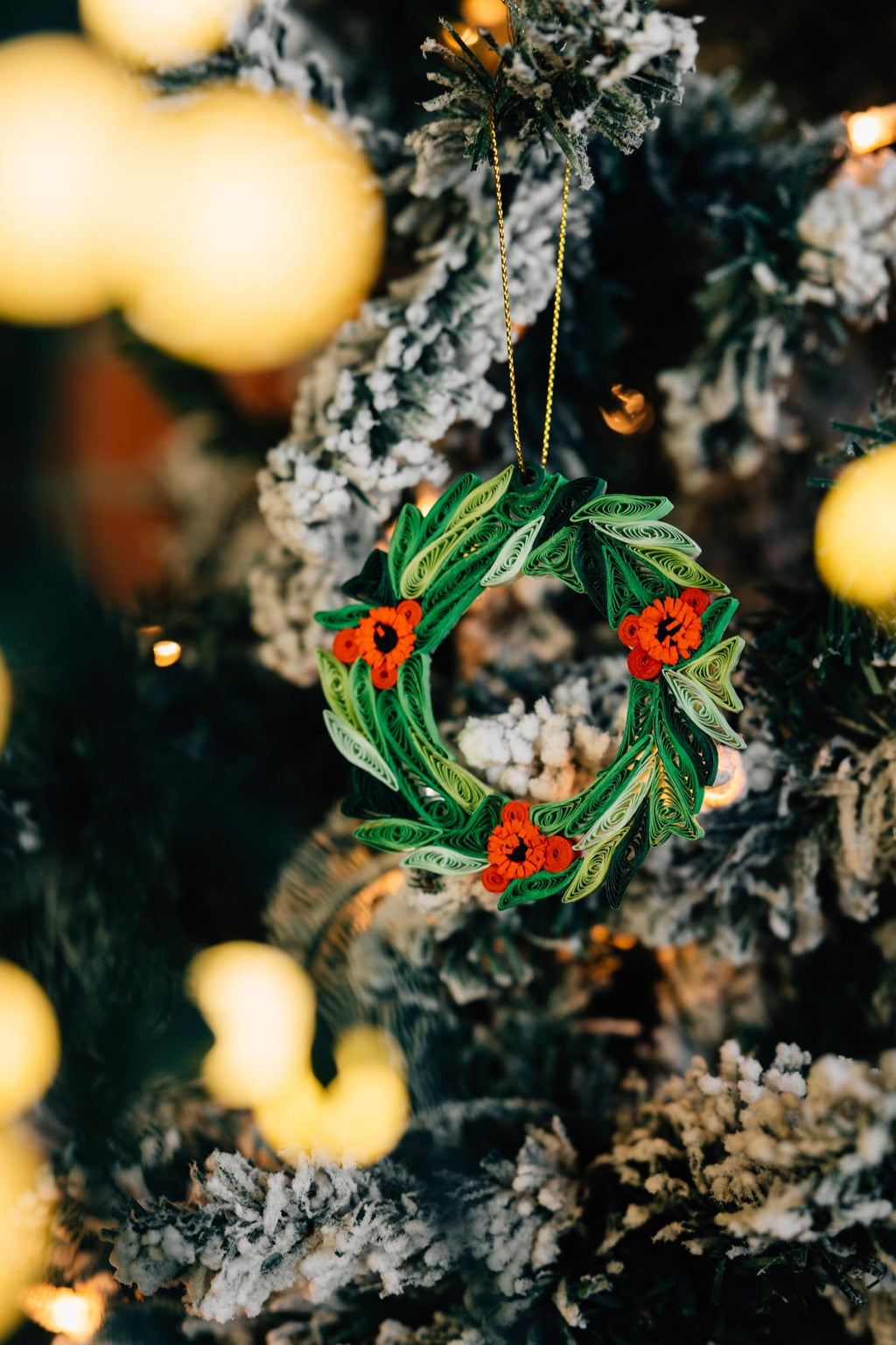 Ornament wreath M/3 quilled paper 3D grn/red