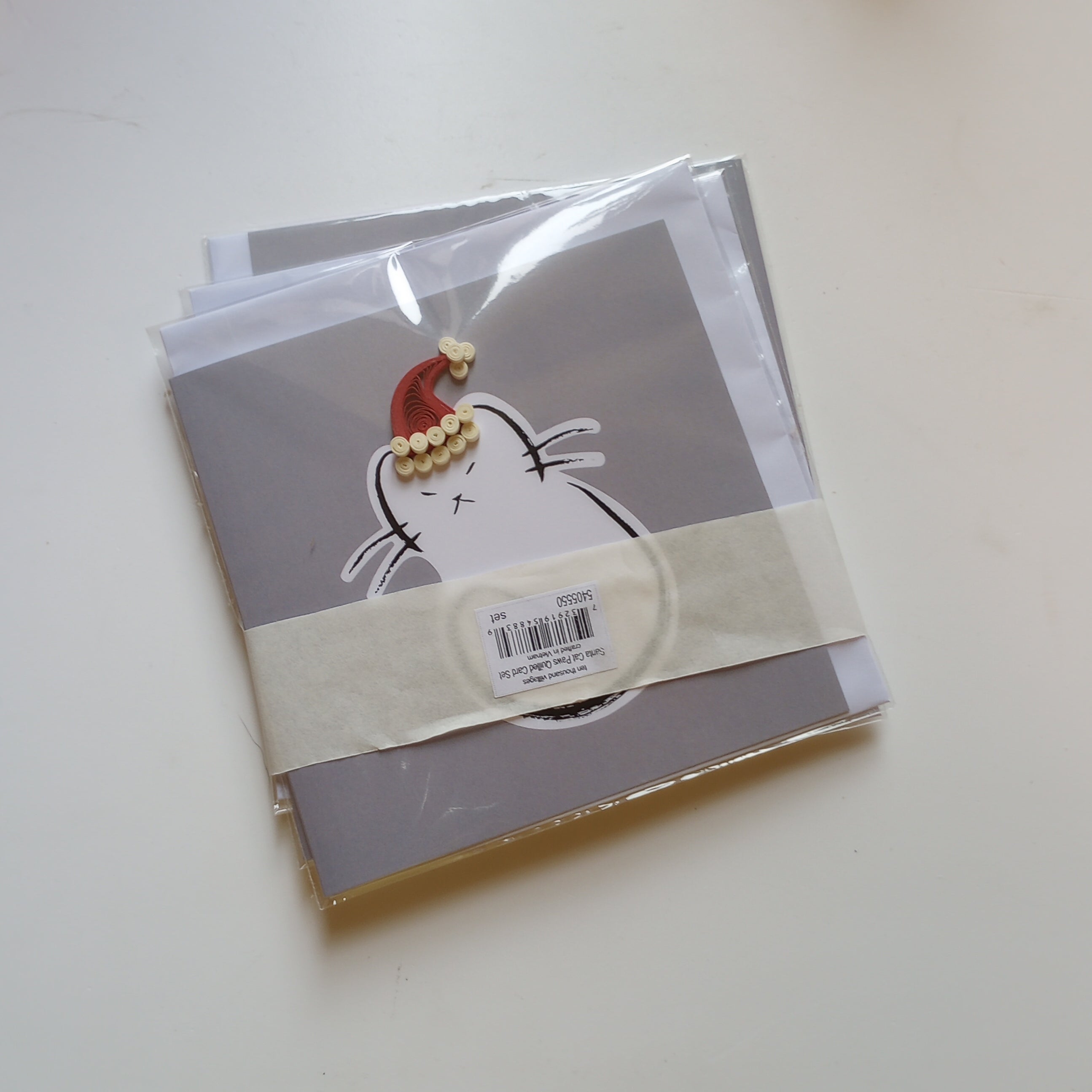 Card cat w/quilled hat M/3 ppr 5.5sq gray/red/wht