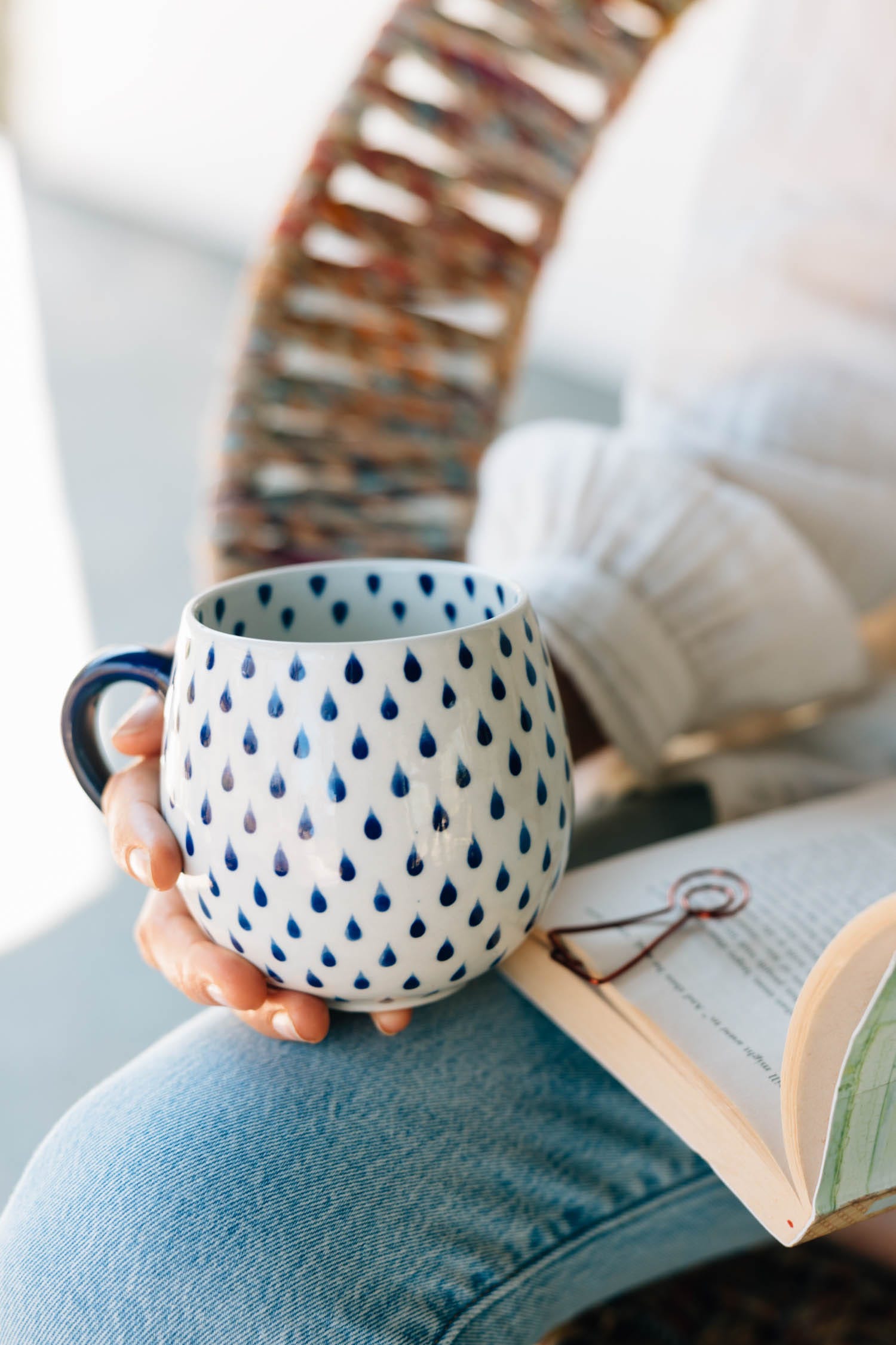 Mug raindrops f/13oz ceramic 4Dx4H white/blue