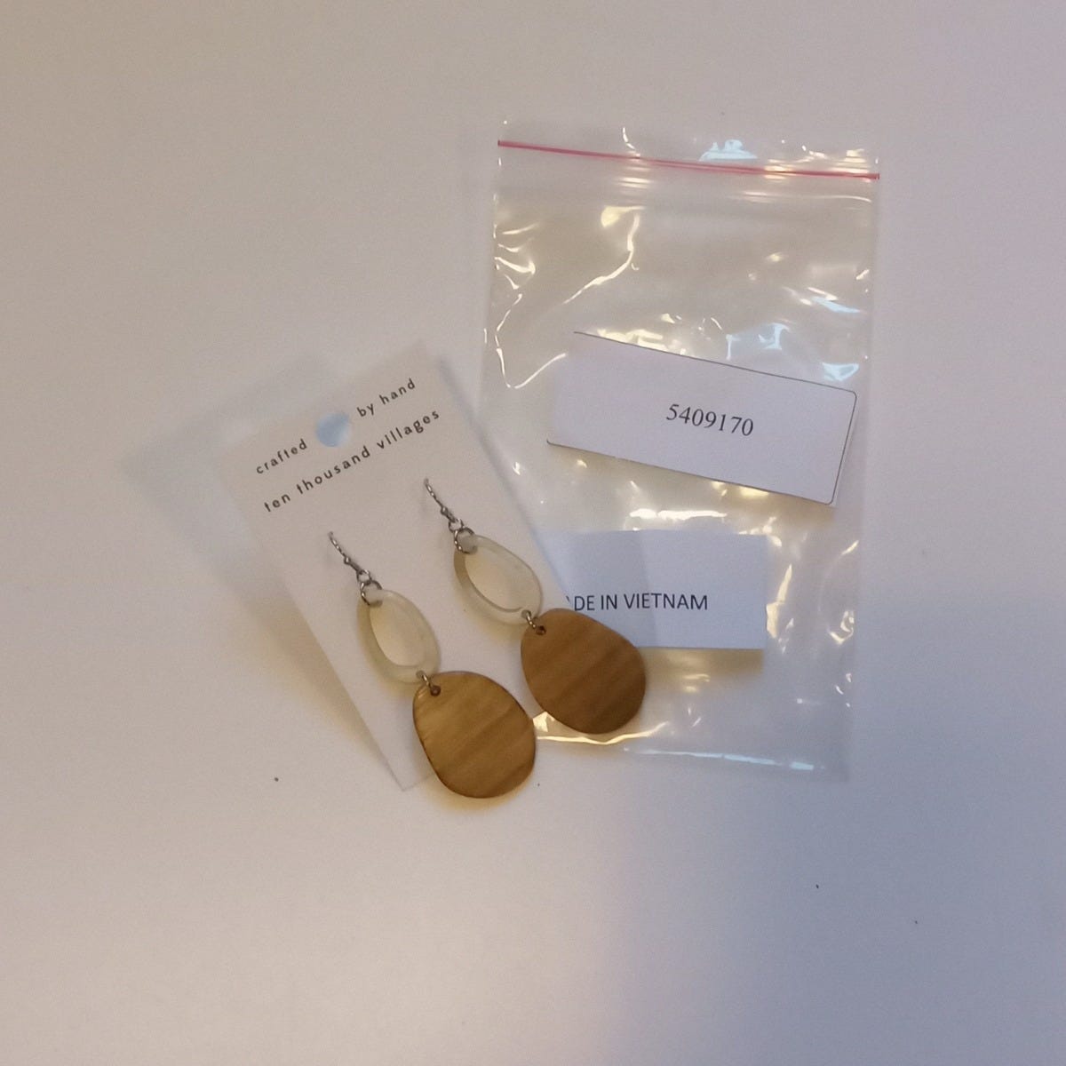 Earring valor double drop wd/horn 2.5L tan/cream