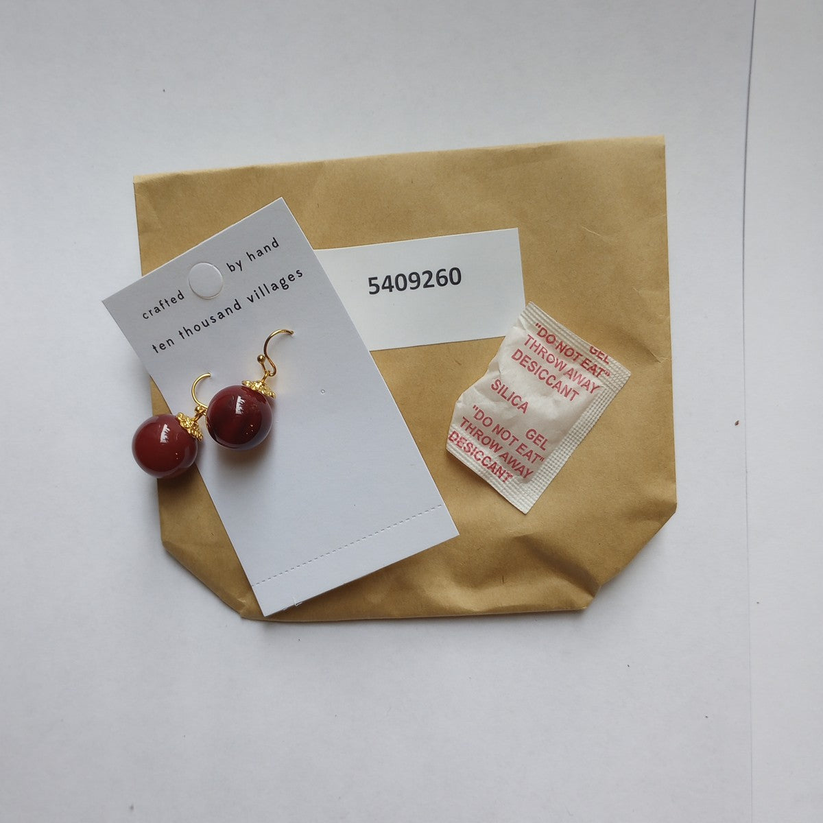 Earrings capped balls painted horn 1L red/gold