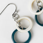 Earrings dangle 2 crcl horn/steel 1.5L blu/crm