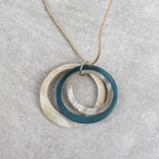 Necklace 3 crcl pend horn/cord 36L tan/cream/blue