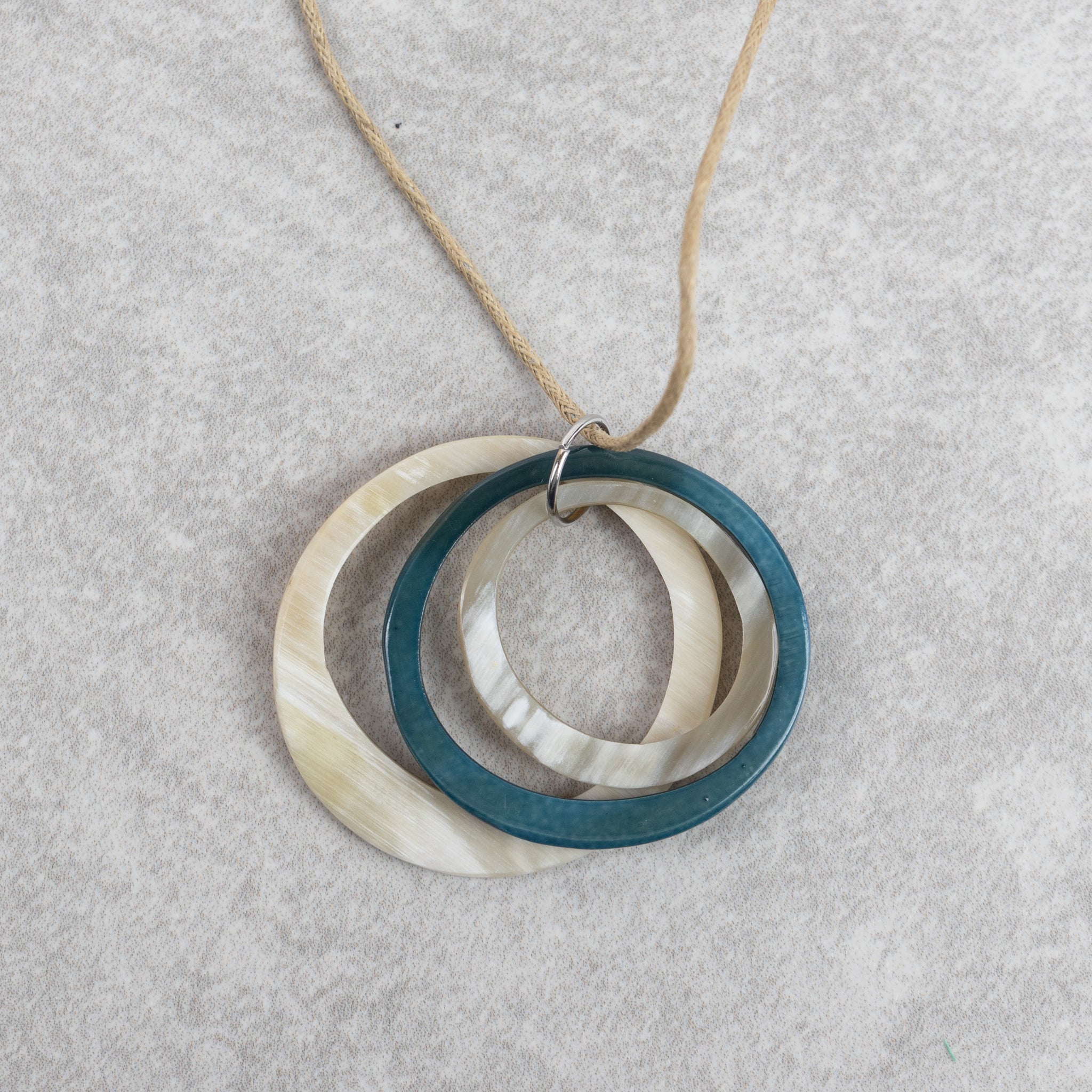Necklace 3 crcl pend horn/cord 36L tan/cream/blue