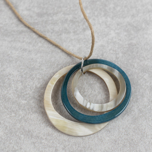 Necklace 3 crcl pend horn/cord 36L tan/cream/blue