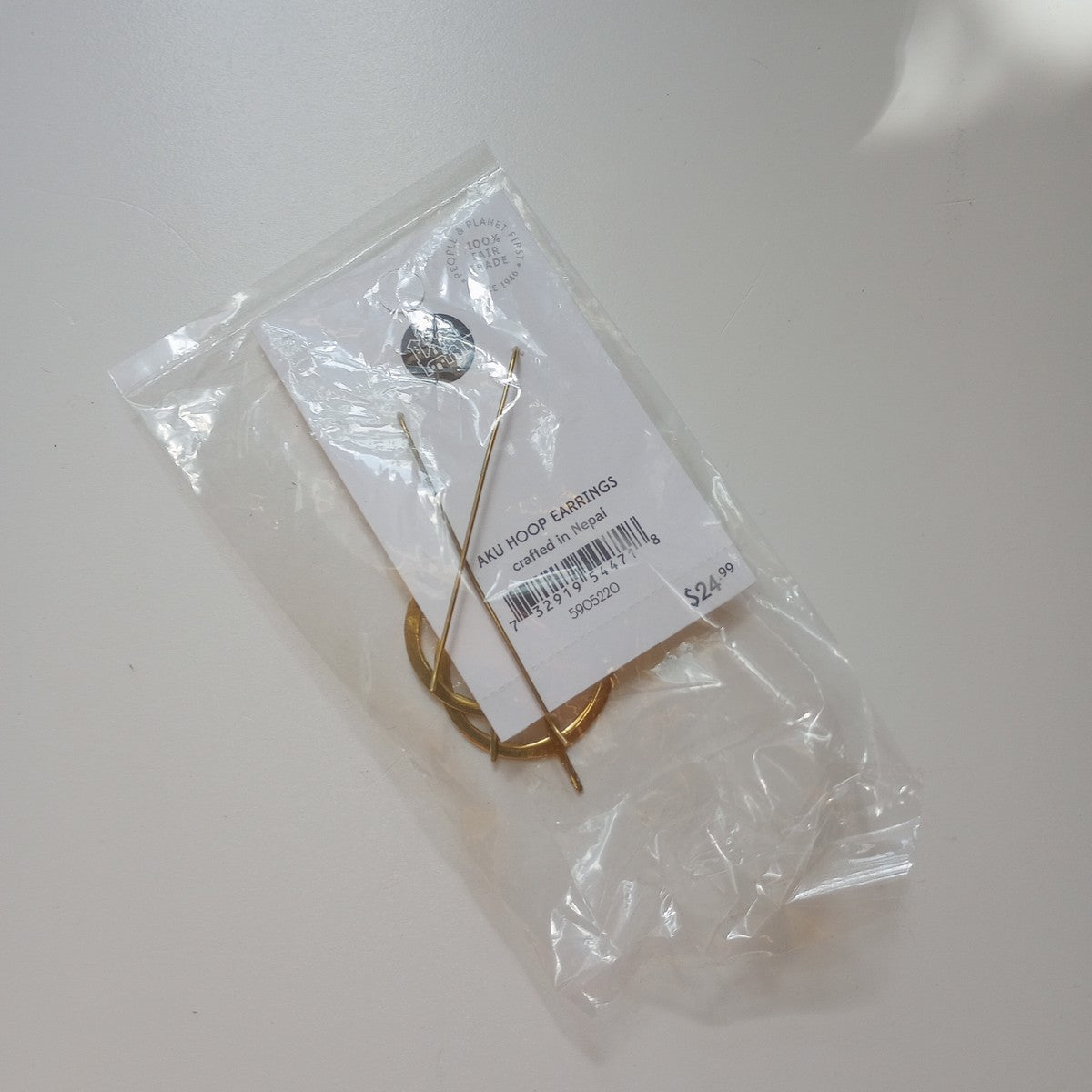 Earrings circle w/line pull thru brass 2.75L brass