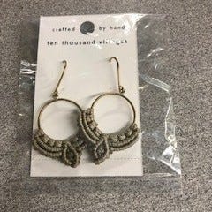 Earrings circle macrame dew drop mtl/nylon 2L tan