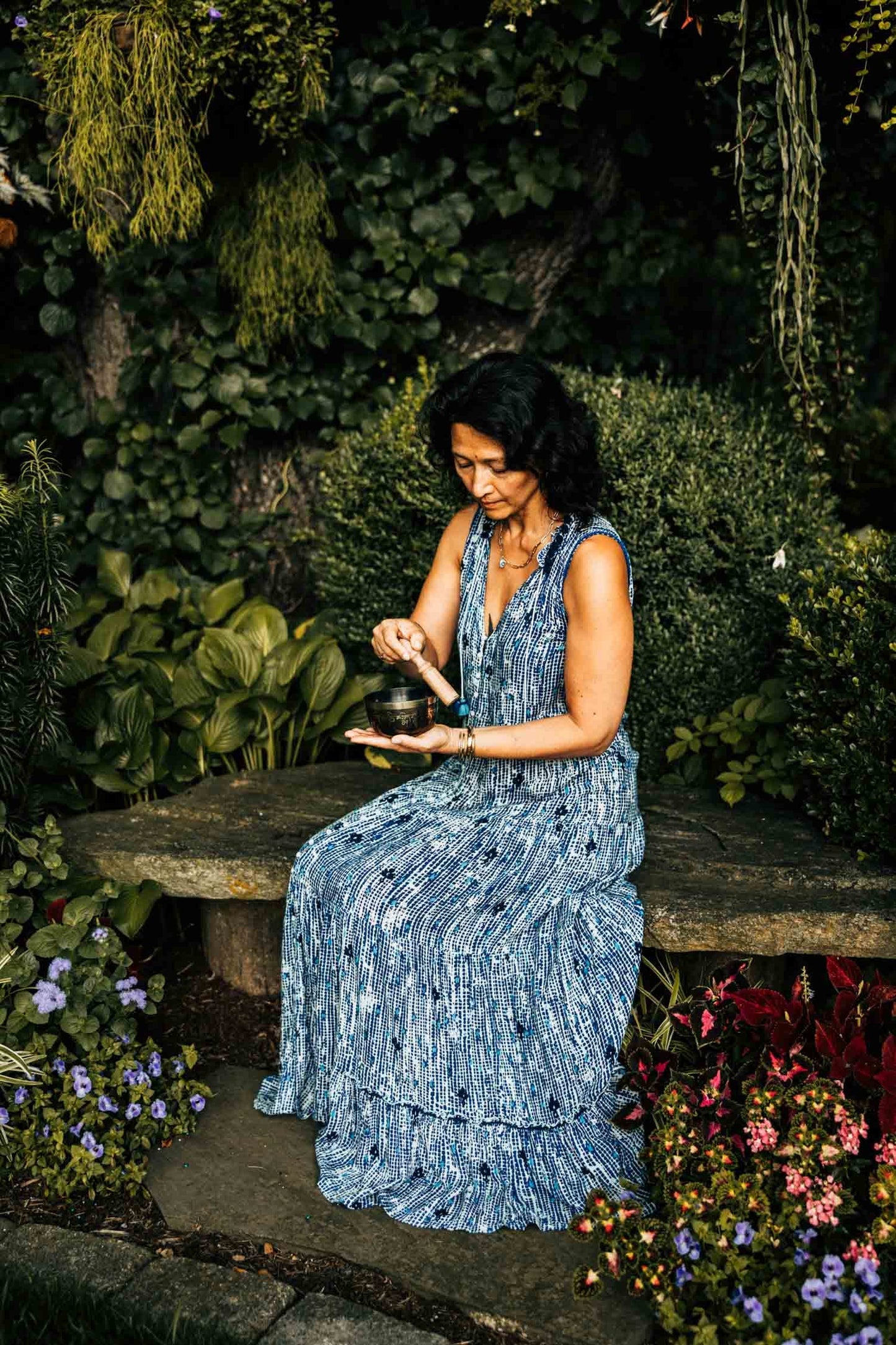 Singing bowl endless knot  brass 4.75Dx2.5H brn