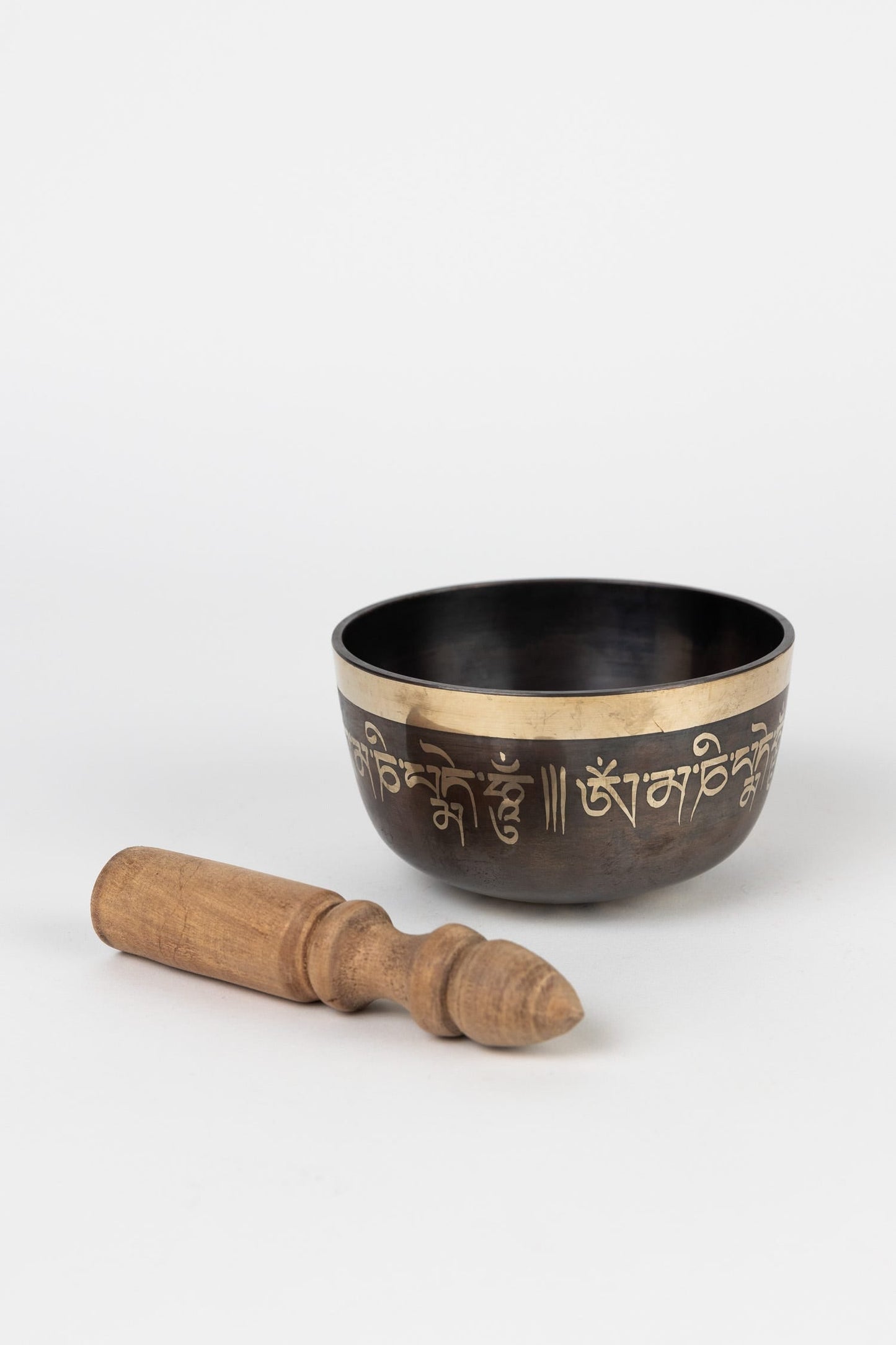 Singing bowl endless knot  brass 4.75Dx2.5H brn