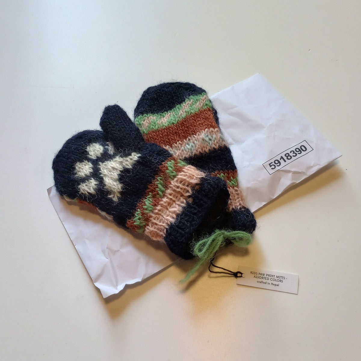 Mittens f/child paw print remnant wool/poly asst