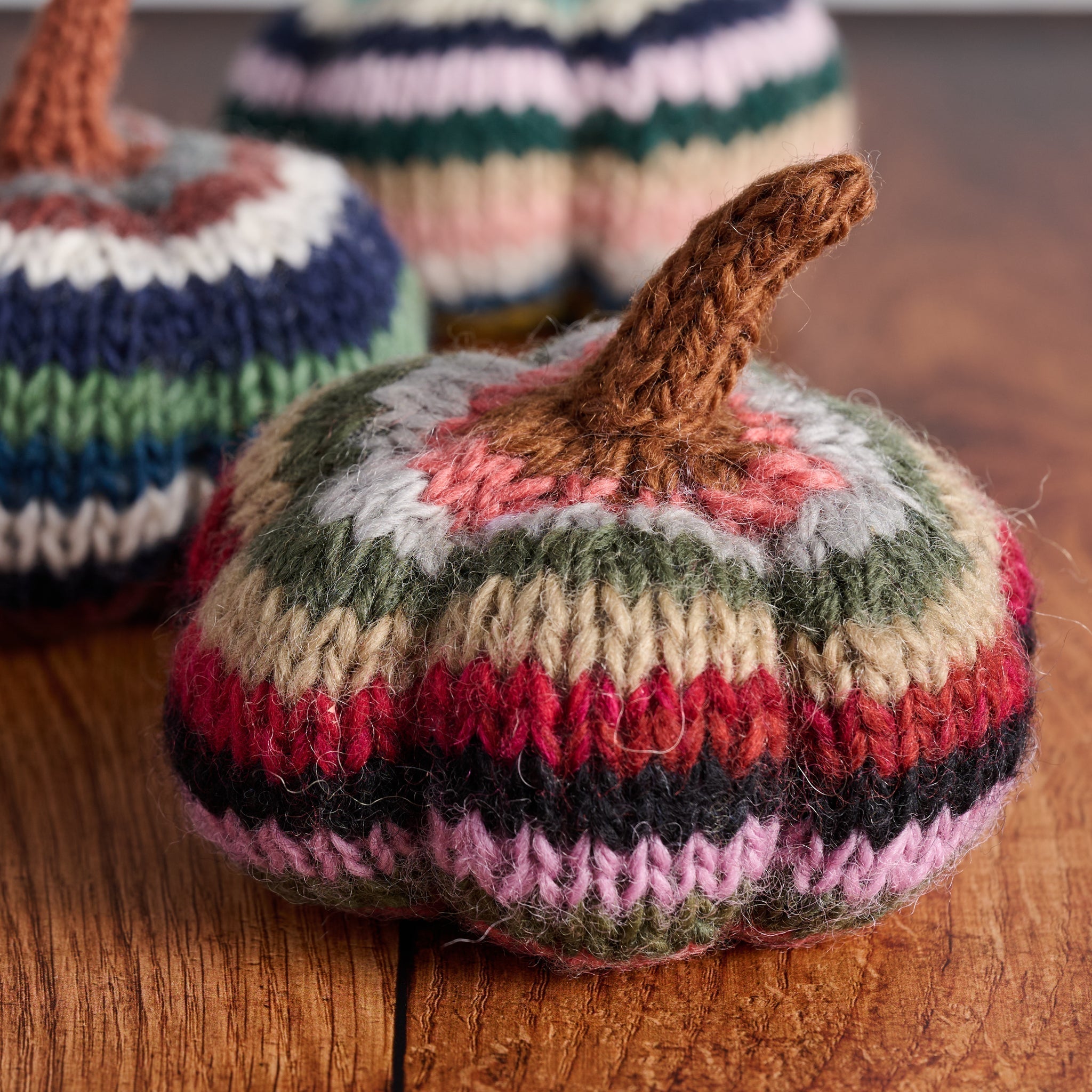 Pumpkin striped M/2 knit wool/polyfill 4.5D asst