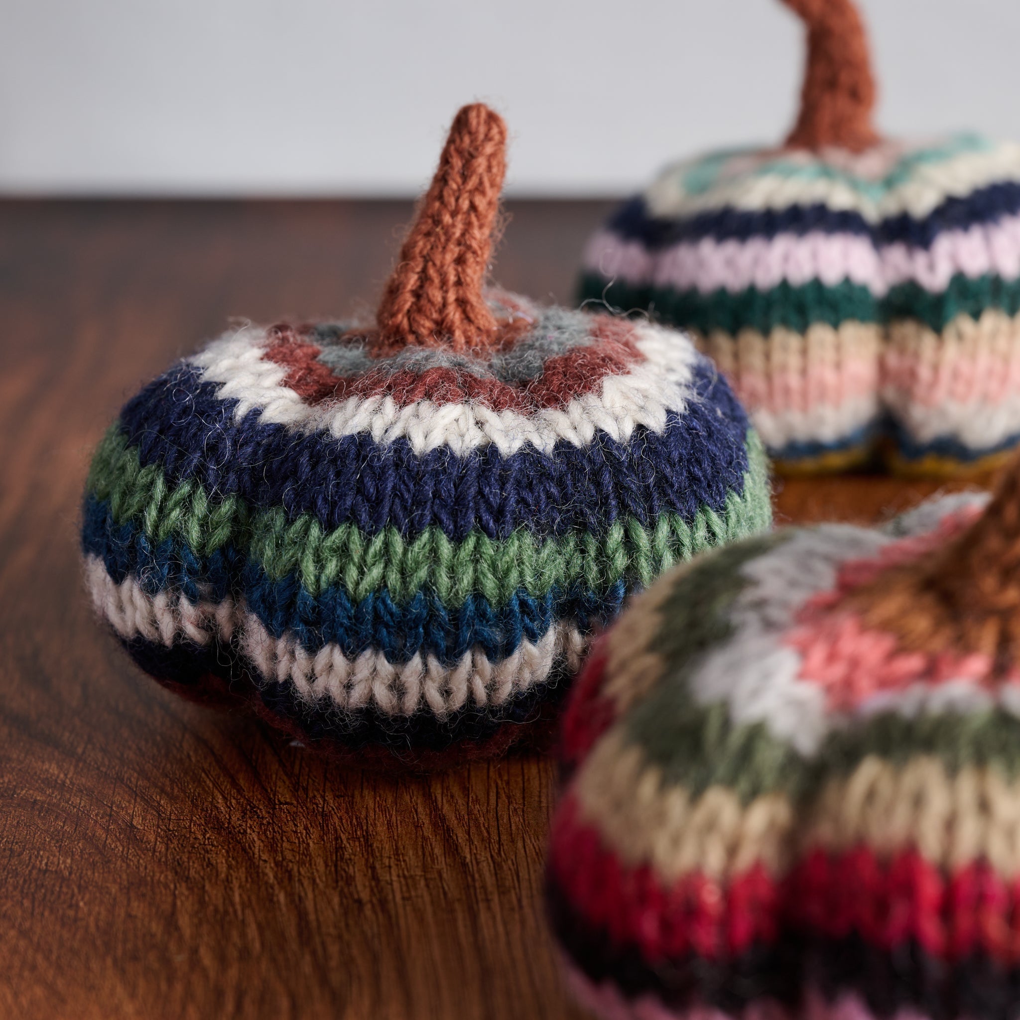 Pumpkin striped M/2 knit wool/polyfill 4.5D asst