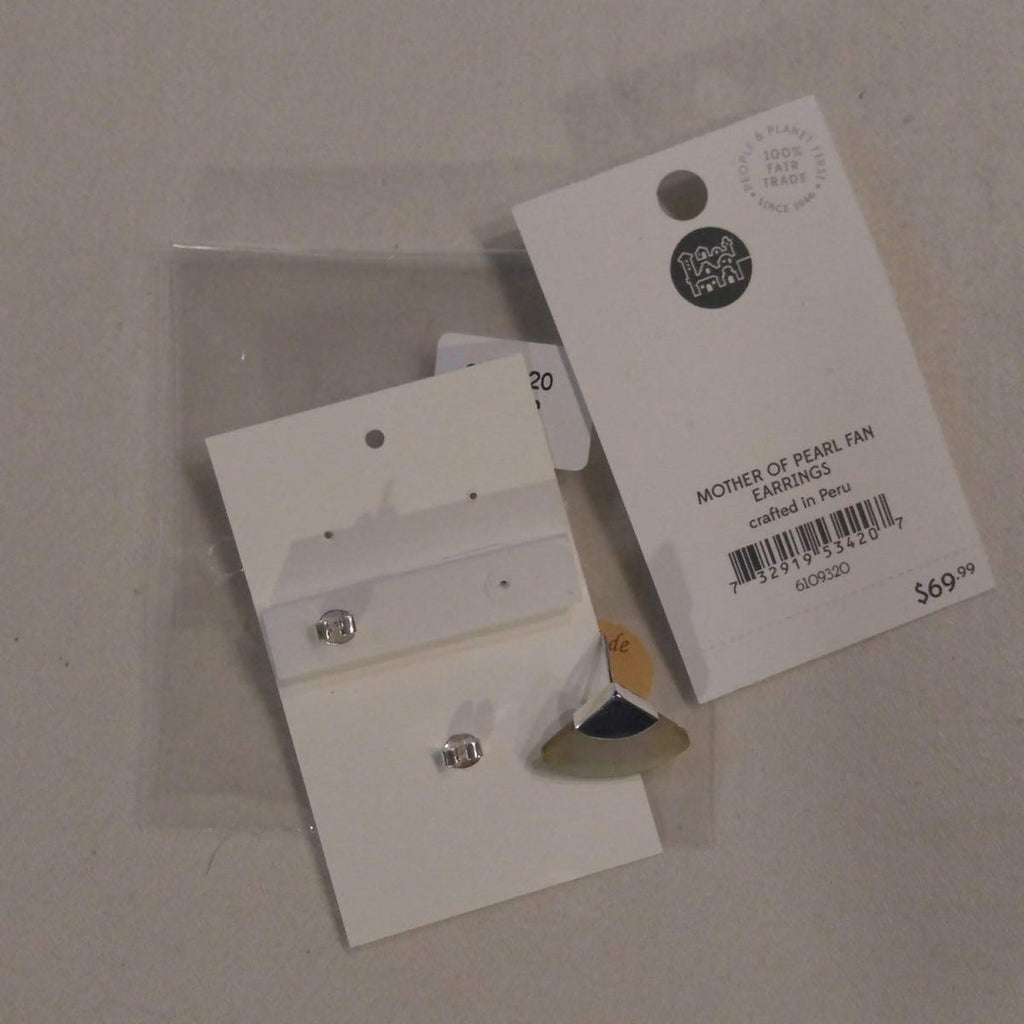 Earrings post capped fan MOP/strlg .75 nat/silver