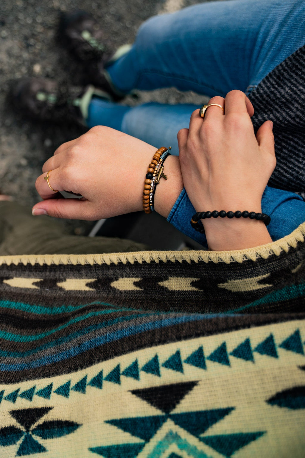 Bracelets to share s/2 w/card lava stn/wd blk/brn