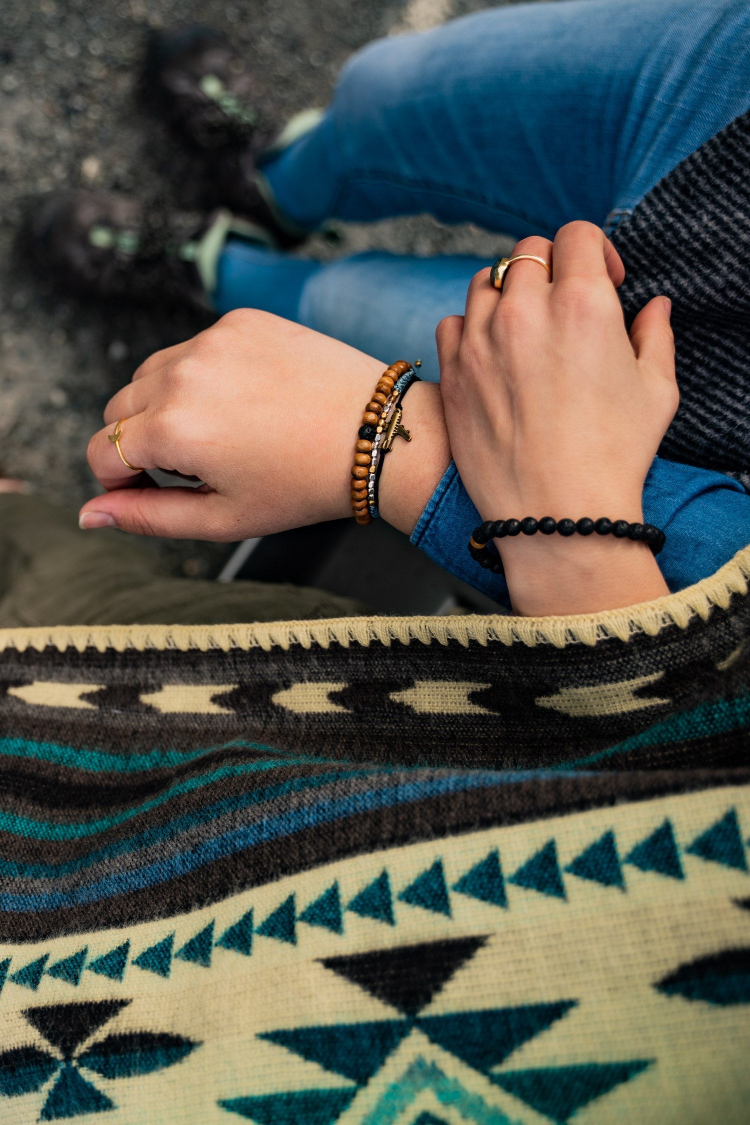 Bracelets to share s/2 w/card lava stn/wd blk/brn