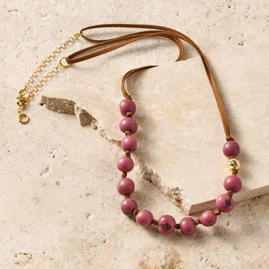 Necklace acai seed/suede/steel 19L lav/brn/gld