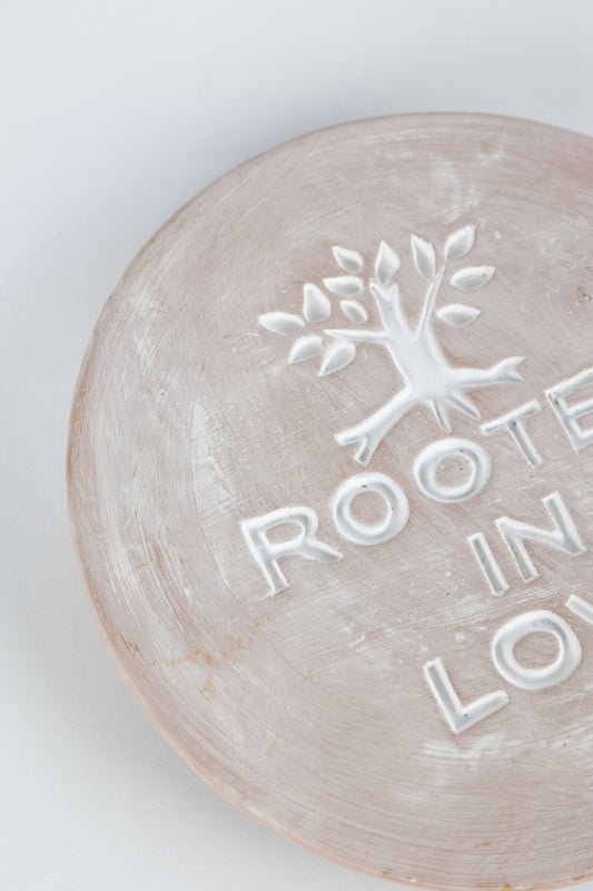 Garden plaque Rooted in Love t-cotta 8.5D whtwash