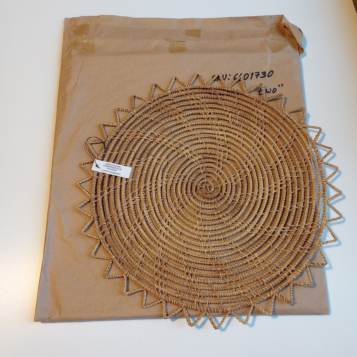 Placemat, "Sarpila" Round Handwoven
