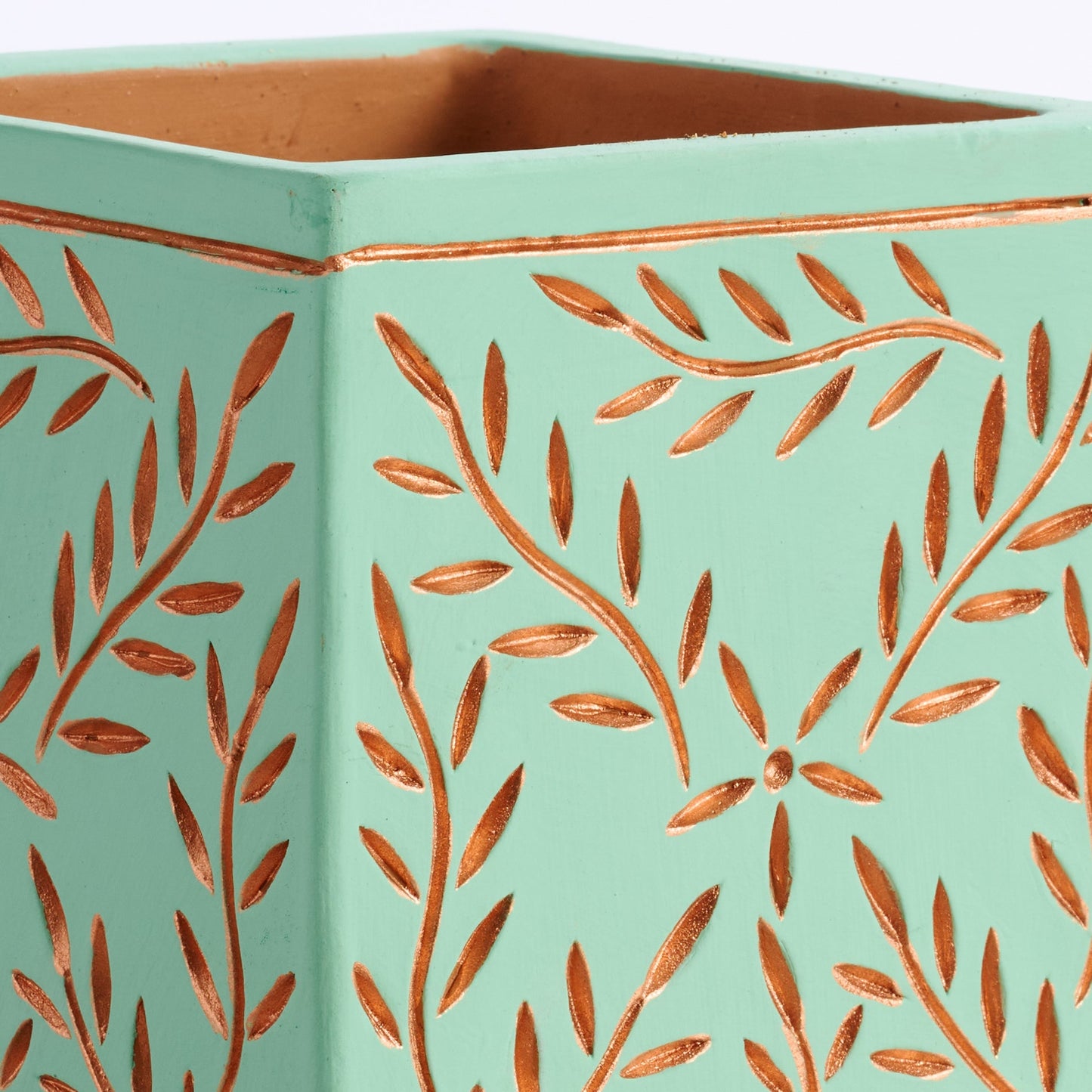 Tila Terracotta Debossed Leaf Planter