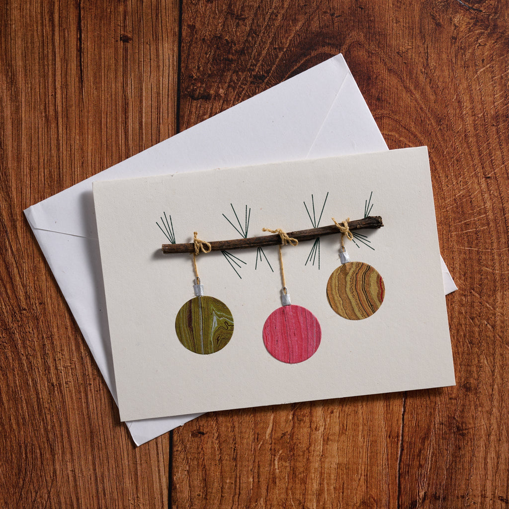 Card 3 ornaments on branch M/3 ppr/wd 5x7 grn/red
