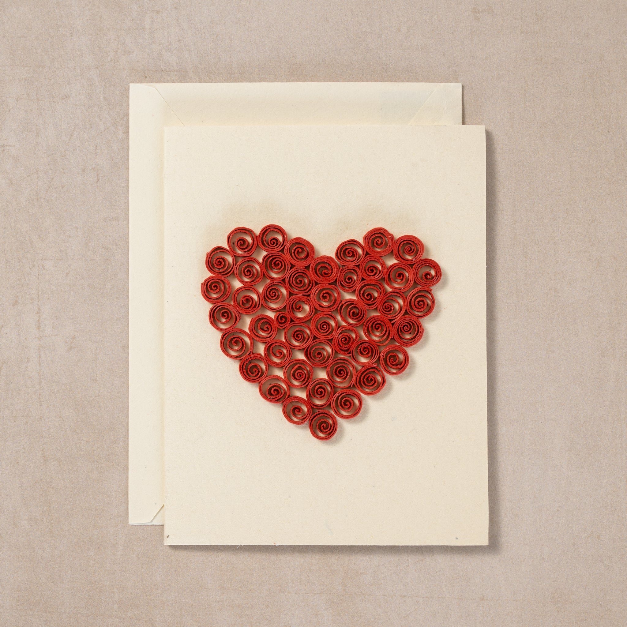 Card quilled heart M/3 paper 4x6 cream/red