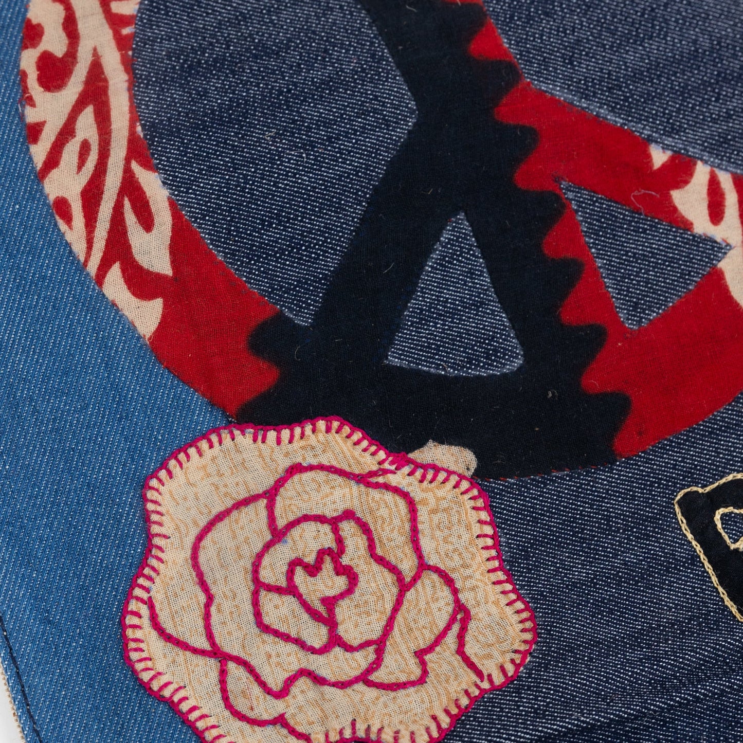 Wall hanging peace sari/denim 10.5Wx14H blu/asst