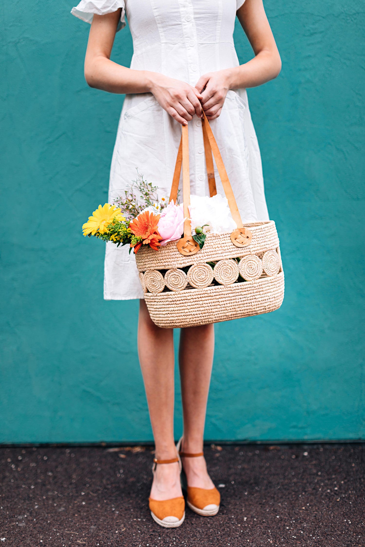 Basket shopping leather strap 14x9 natural