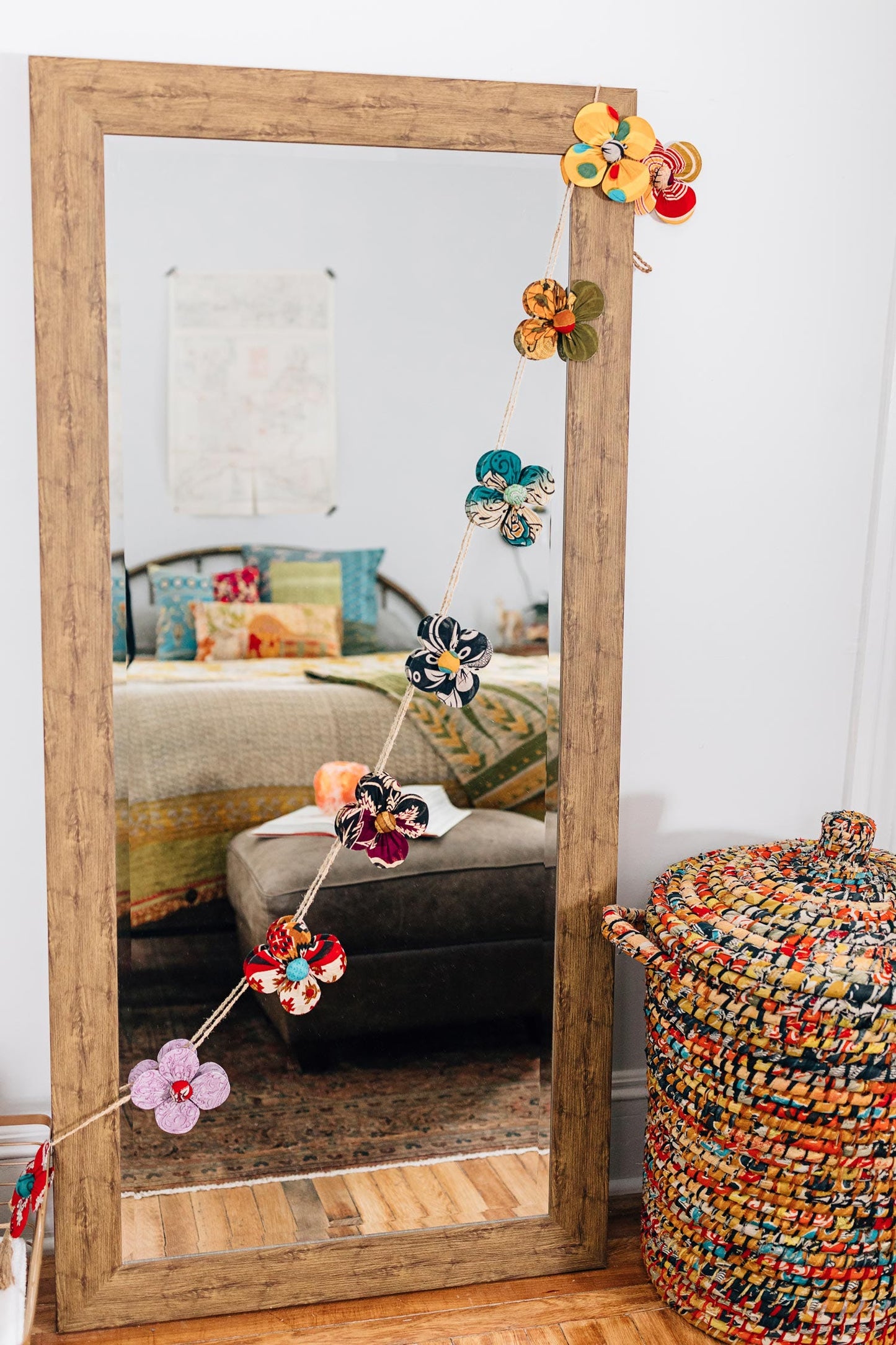 Garland large flowers asst sari 4Dx78L