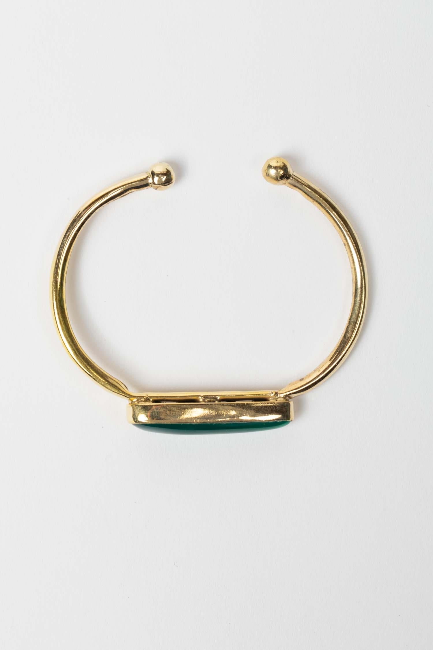 Bracelet cuff long thin oval green onyx/brass