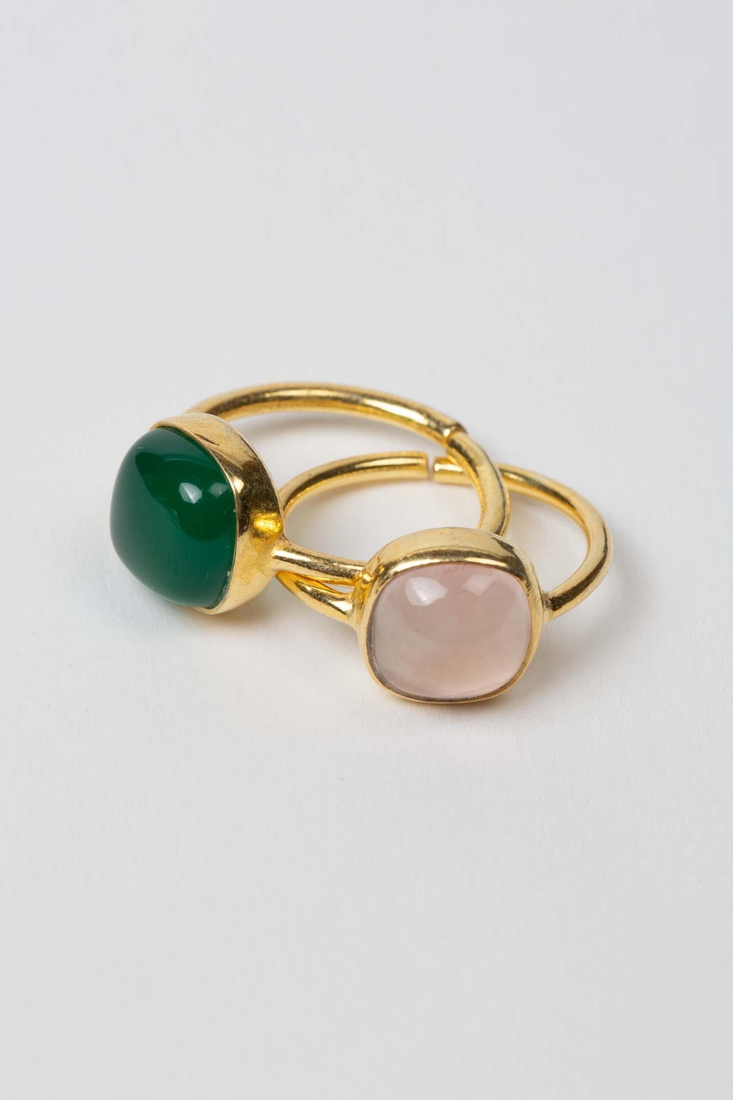 Ring green onyx/brass adj green/gold