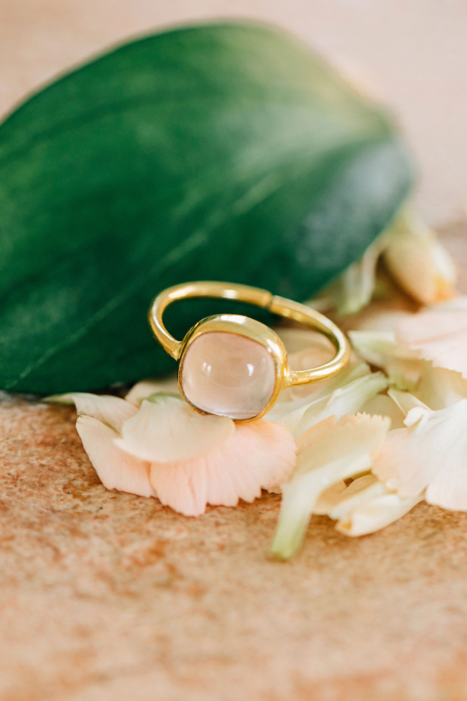 Ring rose quartz/brass adj pink/gold