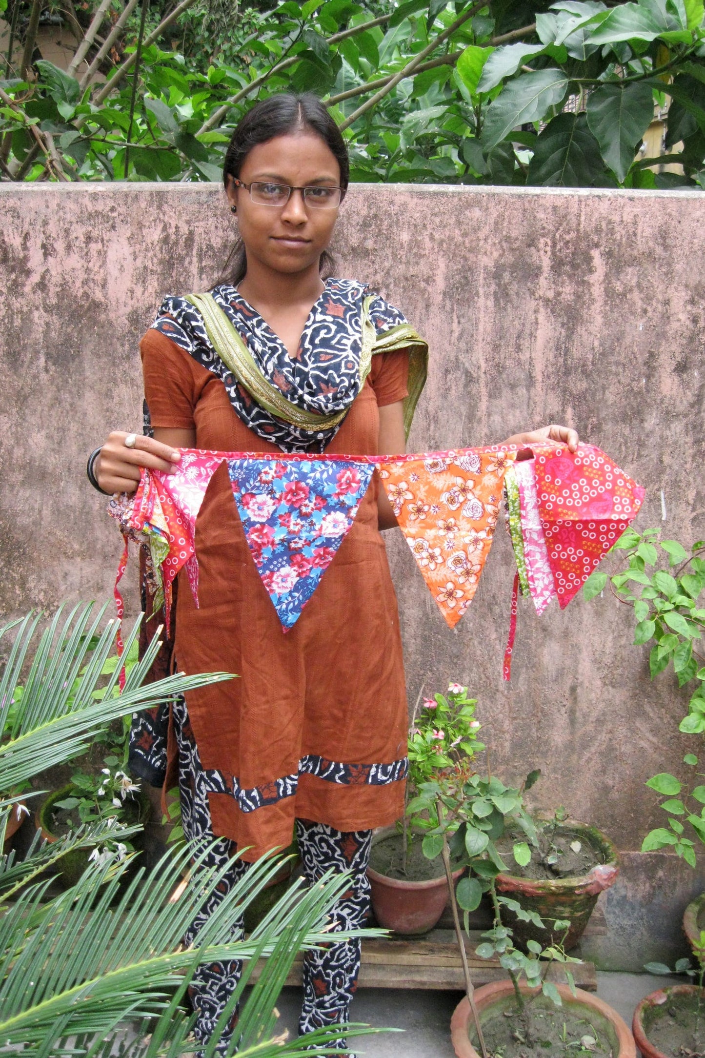 Garland tri/tassels cttn 108Lx11H multi