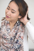 Earrings dangling leaf mtl 2L glod color