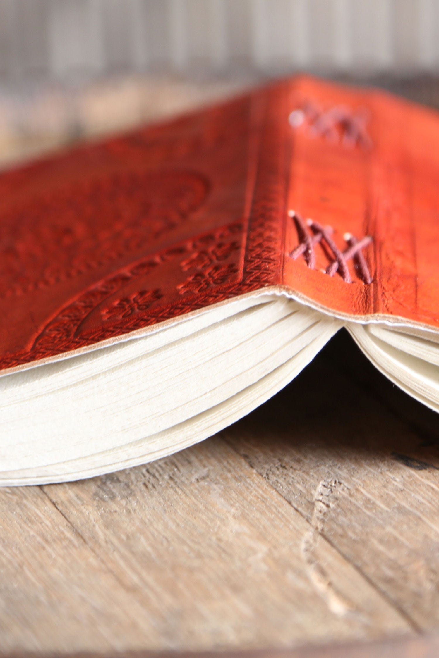 Journal eleph emb lthr/ppr 9x6