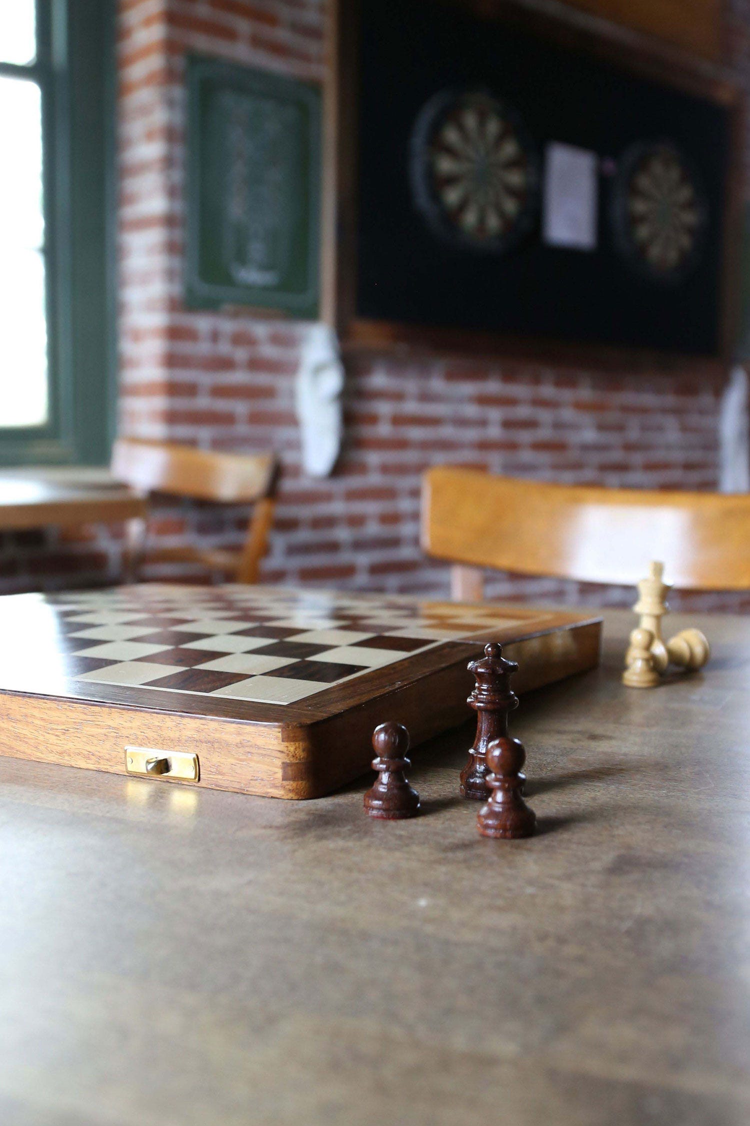 Chess folding case wood 12sq browns