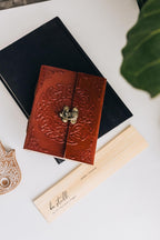 Journal knot embossed leather 6x4 rust