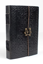 Journal knots w/clasp embossed leather/mtl black