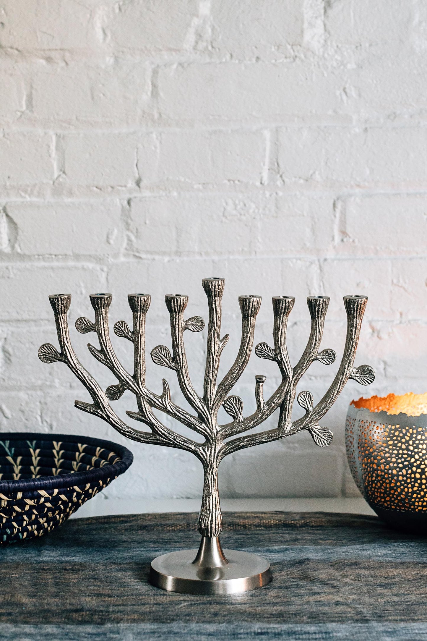 Menorah tree/leaves aluminum 11Wx10H silver