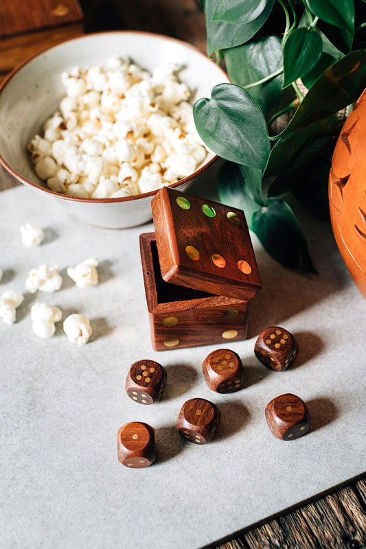 Dice in box set/6 M/3 sheesham wood/brass 2.5sq