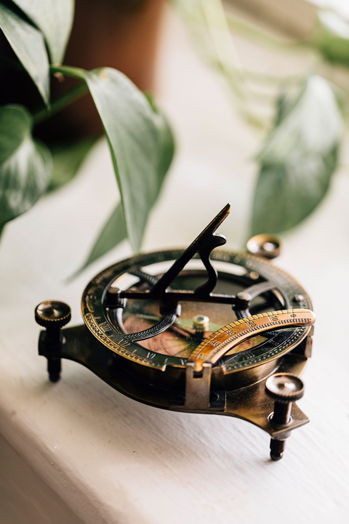 Sundial compass desktop metal 4.5Dx1.5H bronze